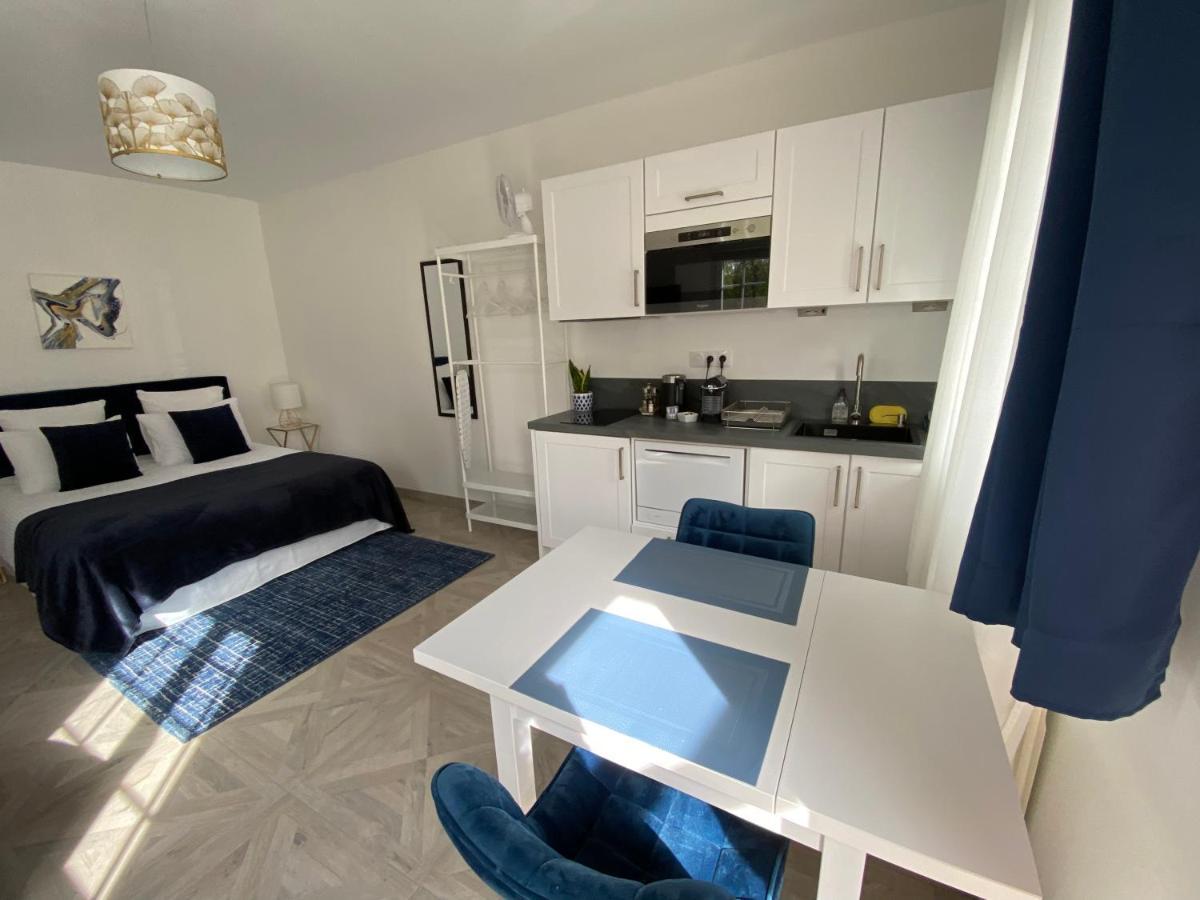 Manoir Et Appartements Avec Piscine Au Domaine De Bize Mirepoix Mirepoix  Exteriér fotografie
